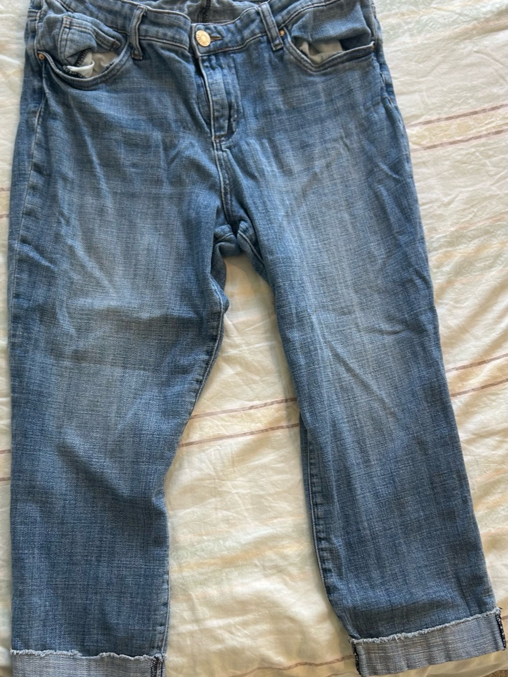 Kut from the Kloth Medium Blue Amy Cropped Straight Leg Rollup Jeans 14